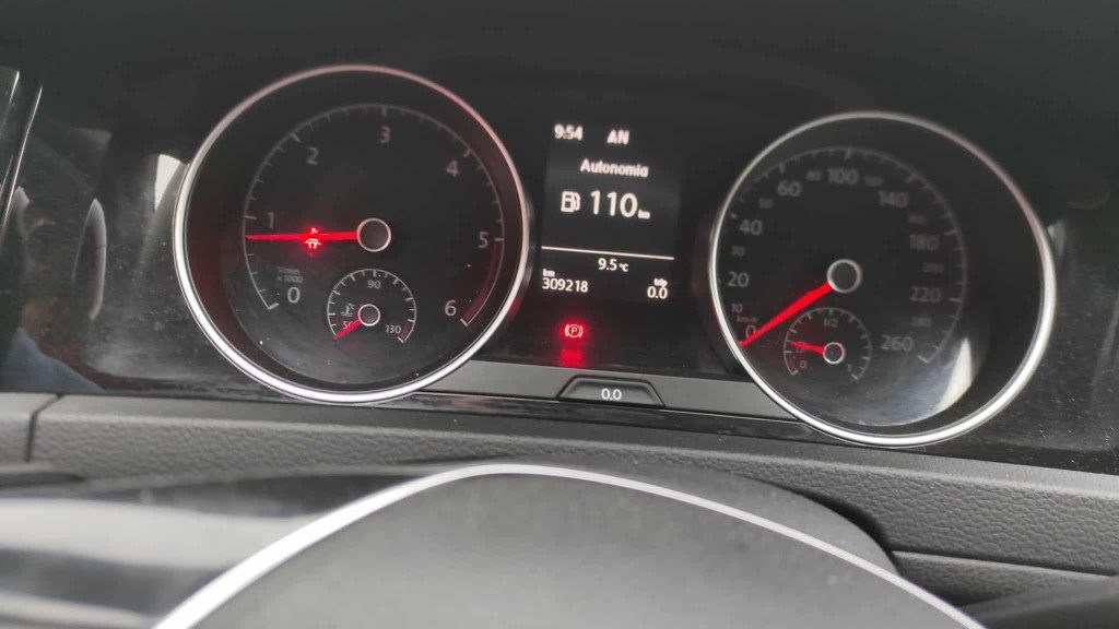 VOLKSWAGEN Golf Variant 2.0 TDI Executive BlueMotion Technology - 4