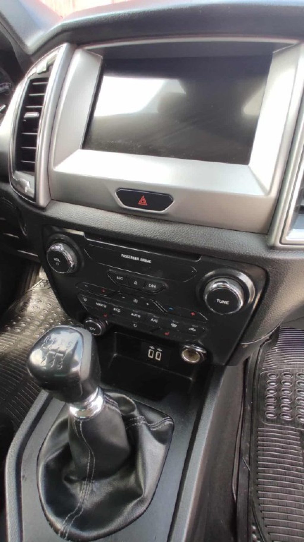 FORD Ranger 2.0 TDCi  DC Limited 5 posti GANCIO TRAINO - 9