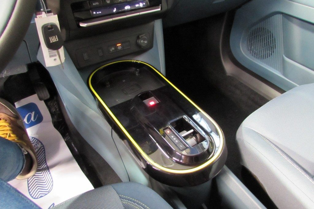 FIAT Grande Panda 1.2 Hybrid 110 CV S&S La Prima AUTOMATICA - 11