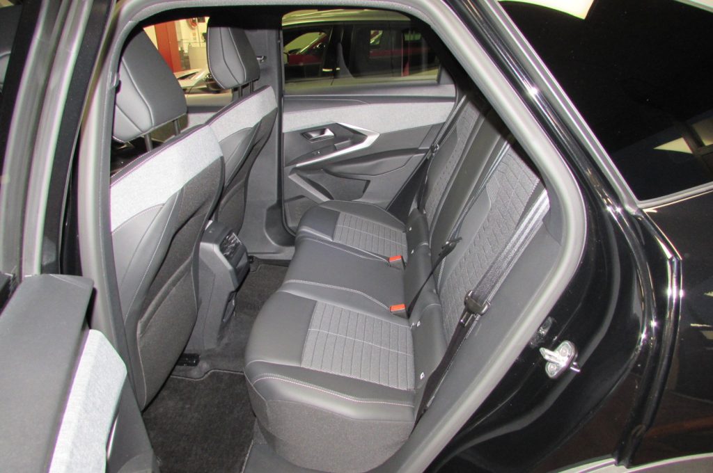 PEUGEOT 3008 1.2 Hybrid 136 e-DCS6 Allure km.8.790 - 13