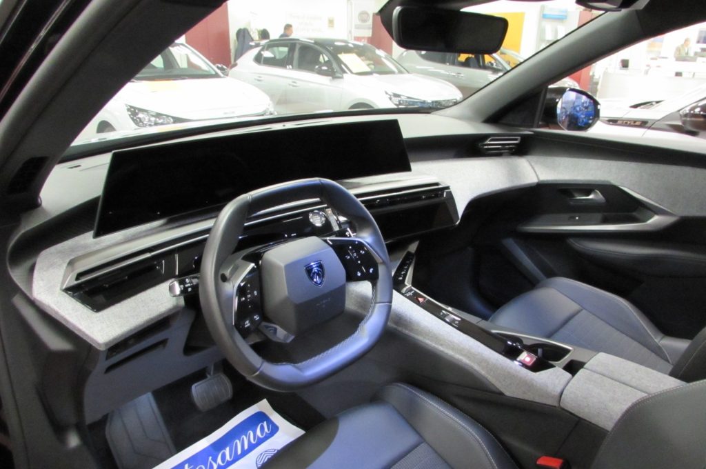 PEUGEOT 3008 1.2 Hybrid 136 e-DCS6 Allure km.8.790 - 7