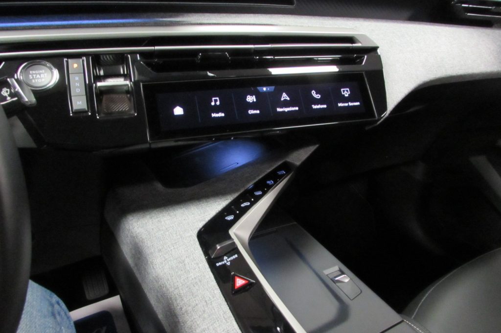 PEUGEOT 3008 1.2 Hybrid 136 e-DCS6 Allure km.8.790 - 10