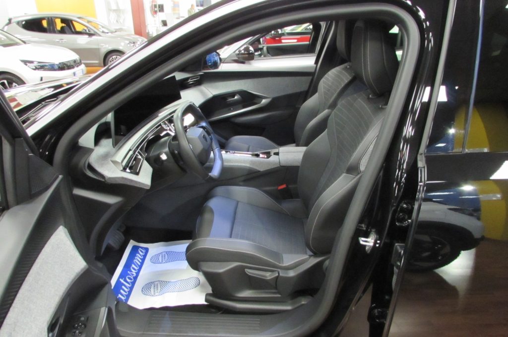 PEUGEOT 3008 1.2 Hybrid 136 e-DCS6 Allure km.8.790 - 6