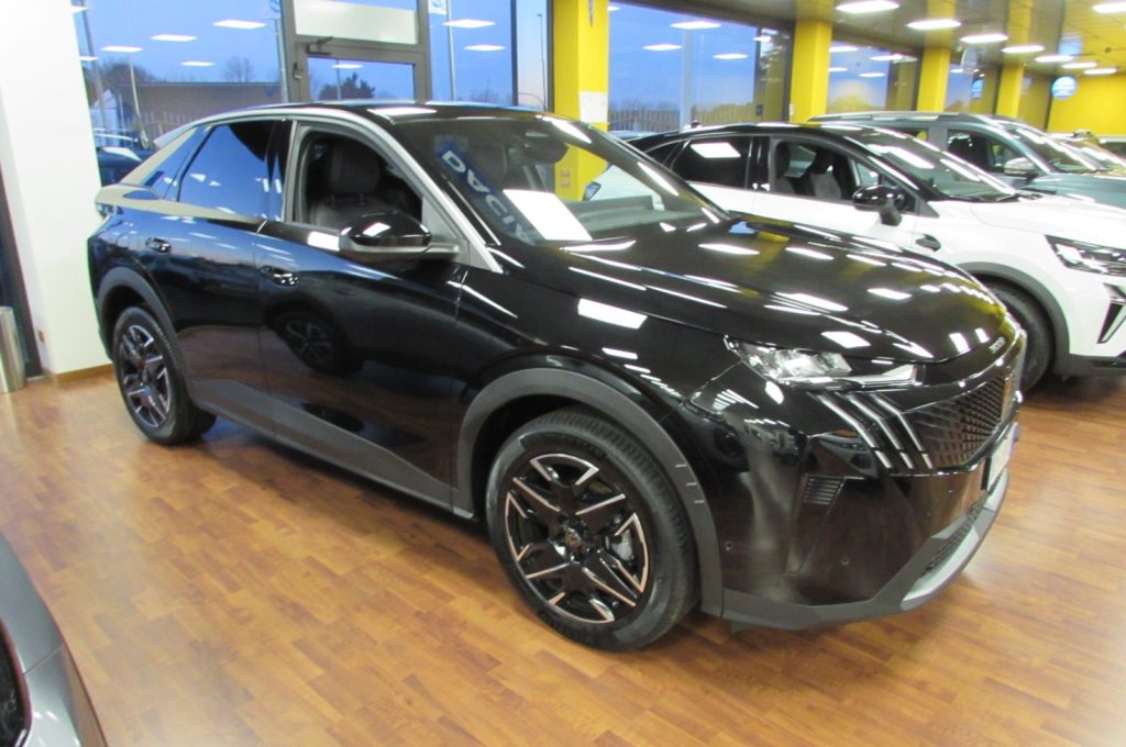 PEUGEOT 3008 1.2 Hybrid 136 e-DCS6 Allure km.8.790 - 2