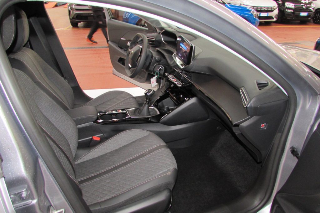 PEUGEOT 208 1.2 PureTech 100 Stop&Start 5 porte Allure KM.ZERO - 17