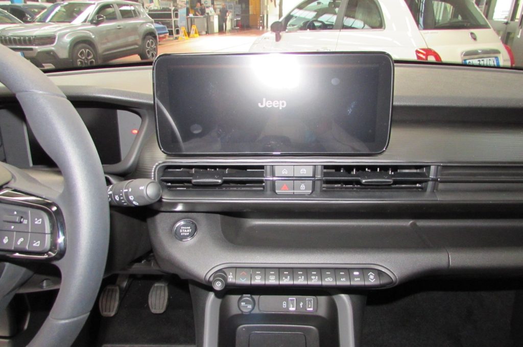 JEEP Avenger 1.2 Turbo 100 CV Longitude KM.ZERO - 8