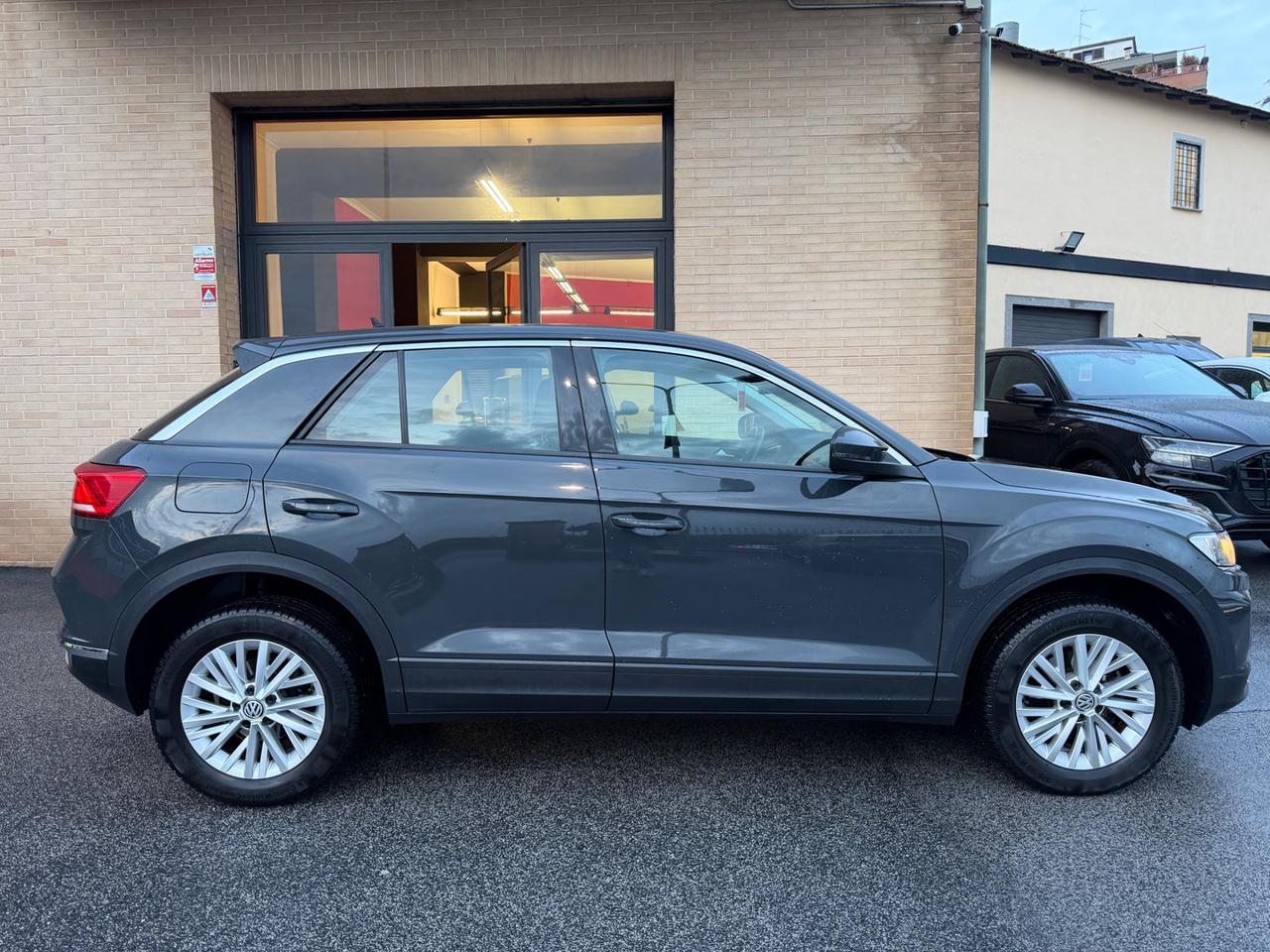 VOLKSWAGEN T-Roc 1.6 TDI SCR Business BlueMotion Technology SPORT - 18