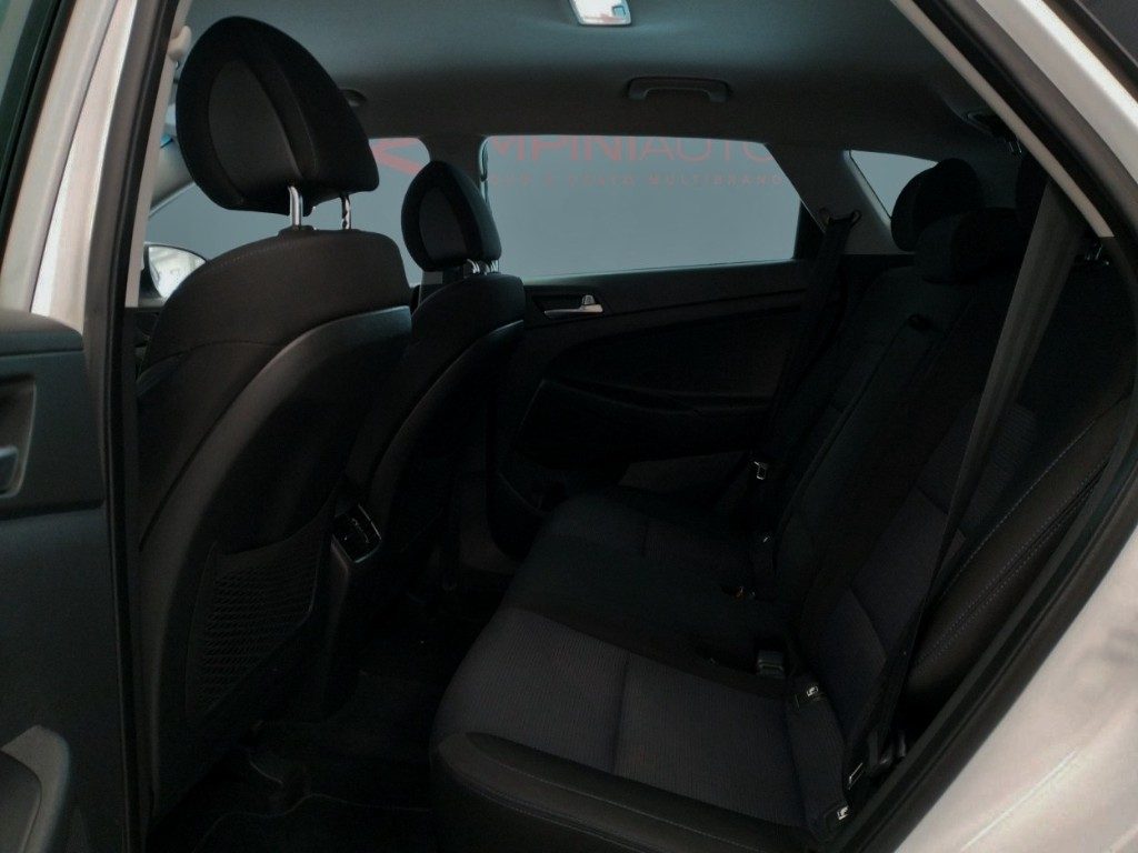 HYUNDAI Tucson 1.7 CRDi Unico Prop. Pronta Consegna - 15