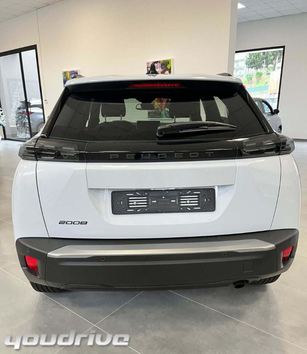 PEUGEOT 2008 / PureTech 100 S&S Allure KM0 - 3