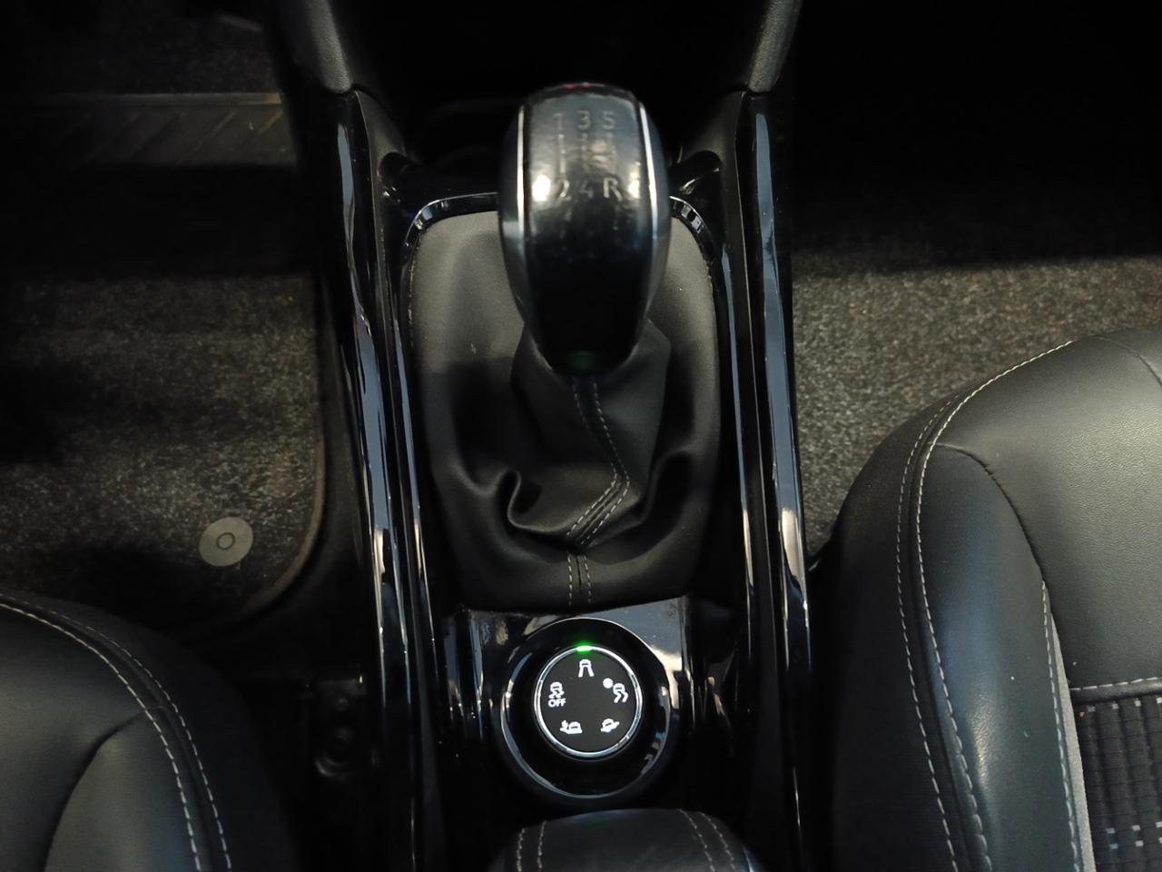 PEUGEOT 2008 BlueHDI Allure - 15