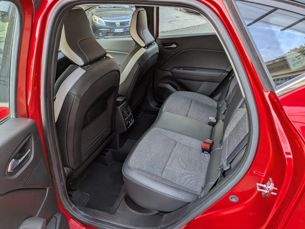 RENAULT Captur MILD hybrid intens 140 cv - 18