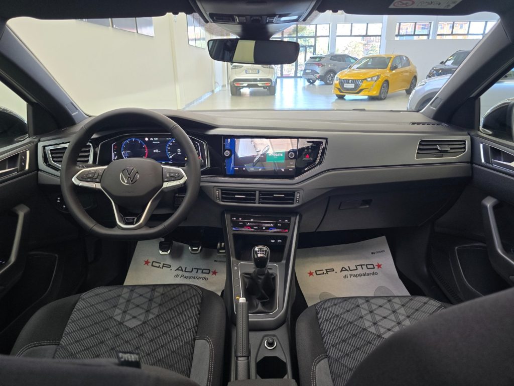 VOLKSWAGEN Taigo 1.0 TSI 115 CV R-Line Plus + Tetto - 11