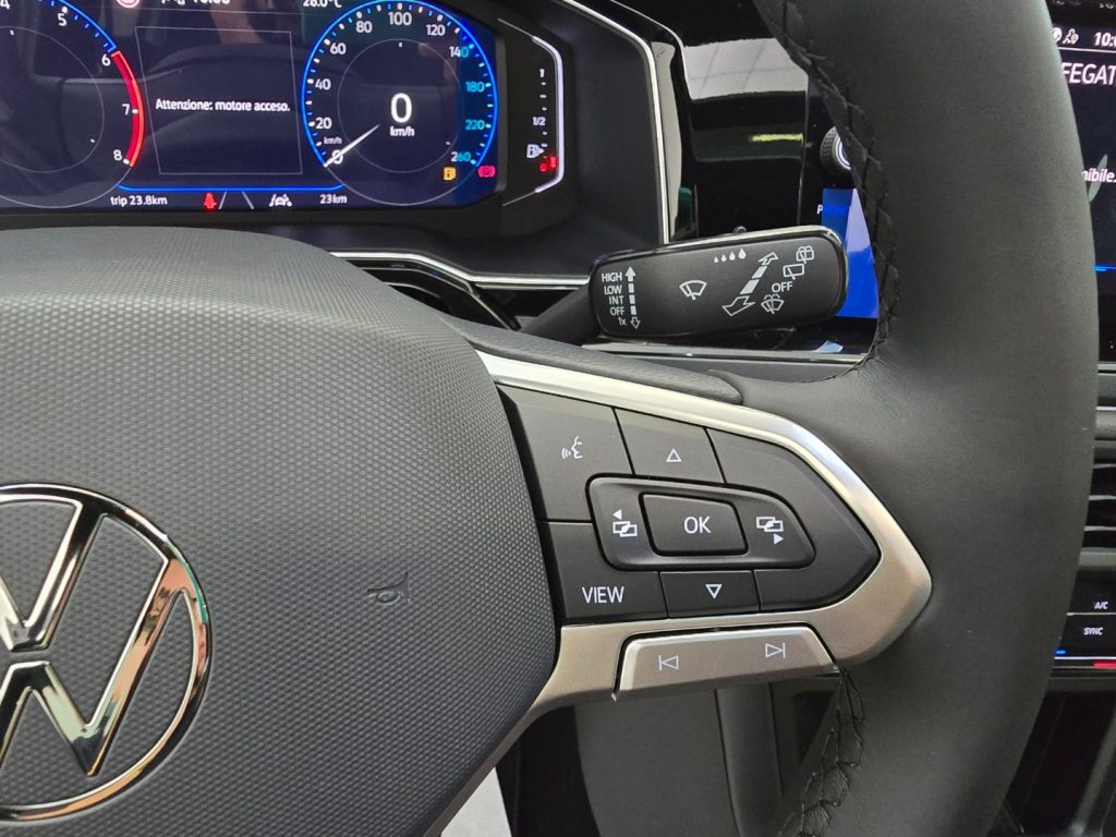 VOLKSWAGEN Taigo 1.0 TSI 115 CV R-Line Plus + Tetto - 16