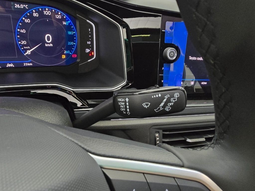 VOLKSWAGEN Taigo 1.0 TSI 115 CV R-Line Plus + Tetto - 18