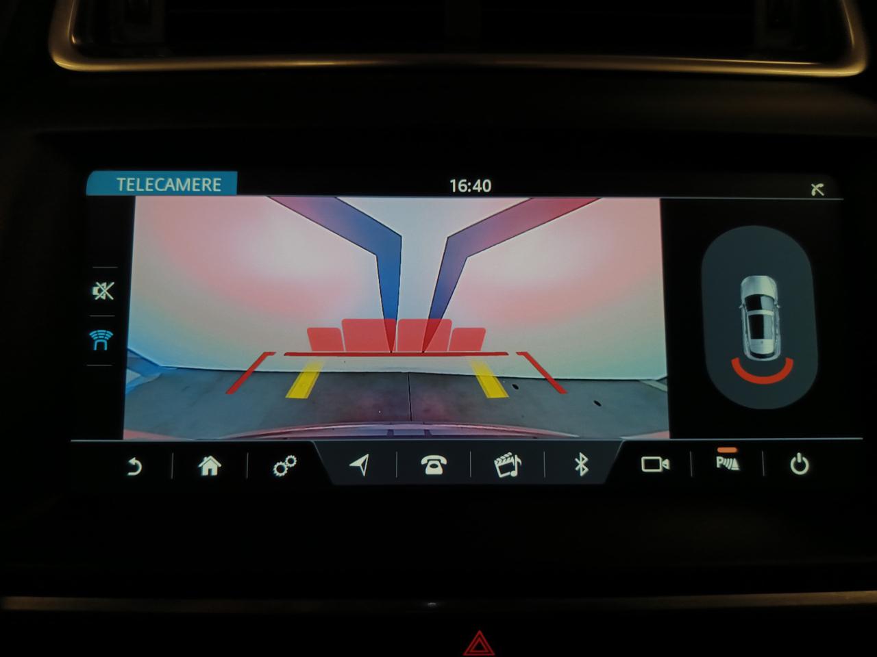 JAGUAR E-Pace 2.0D 150 CV AWD aut. SE - 14