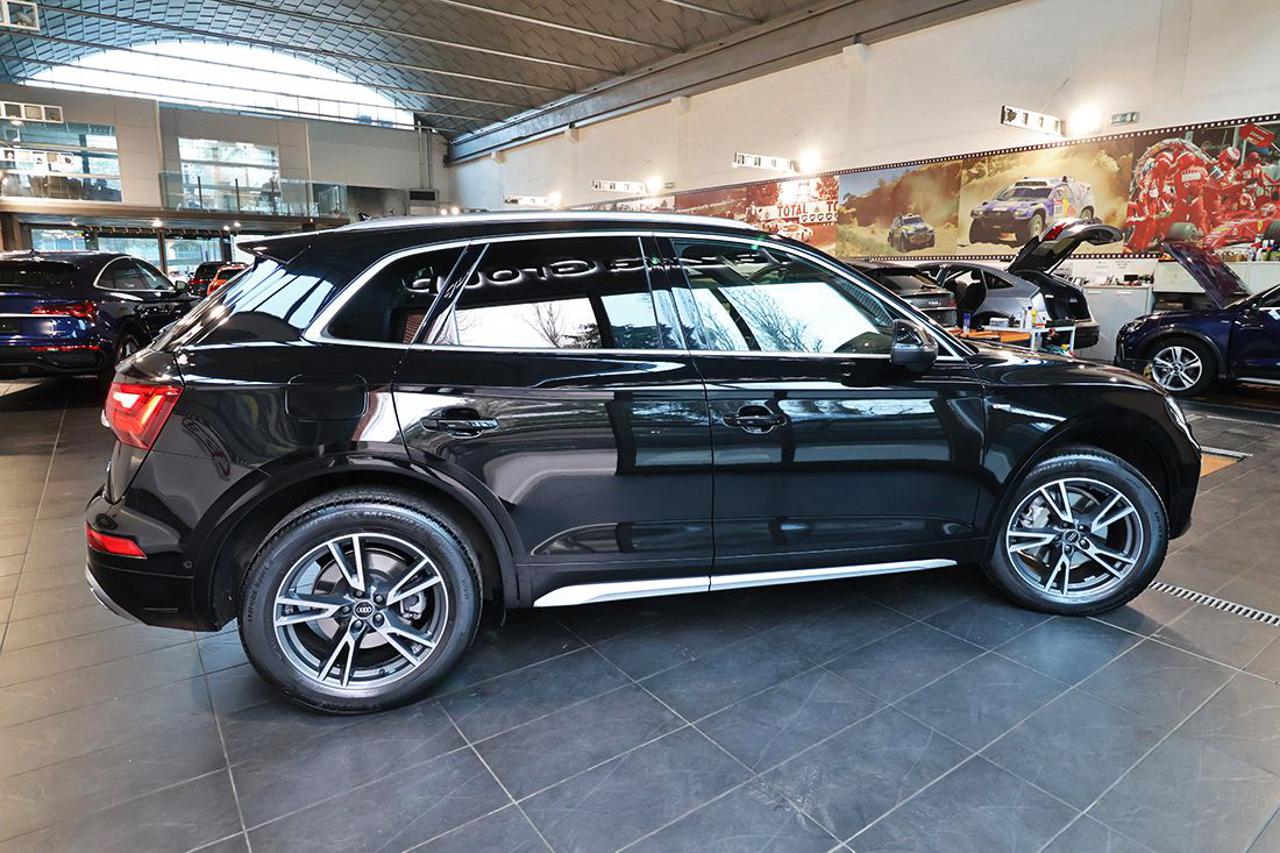 AUDI Q5 40 TDI Quattro S-Tronic S-Line - 10