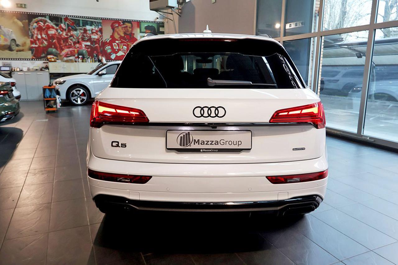 AUDI Q5 40 TDI Quattro S-Tronic Identity Black S-Line - 8