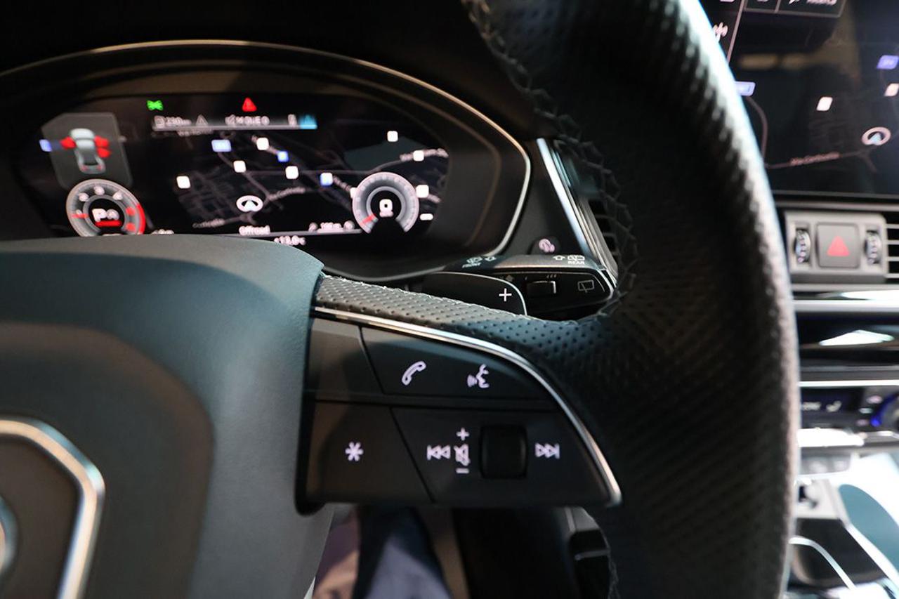 AUDI Q5 40 TDI Quattro S-Tronic Identity Black S-Line - 22