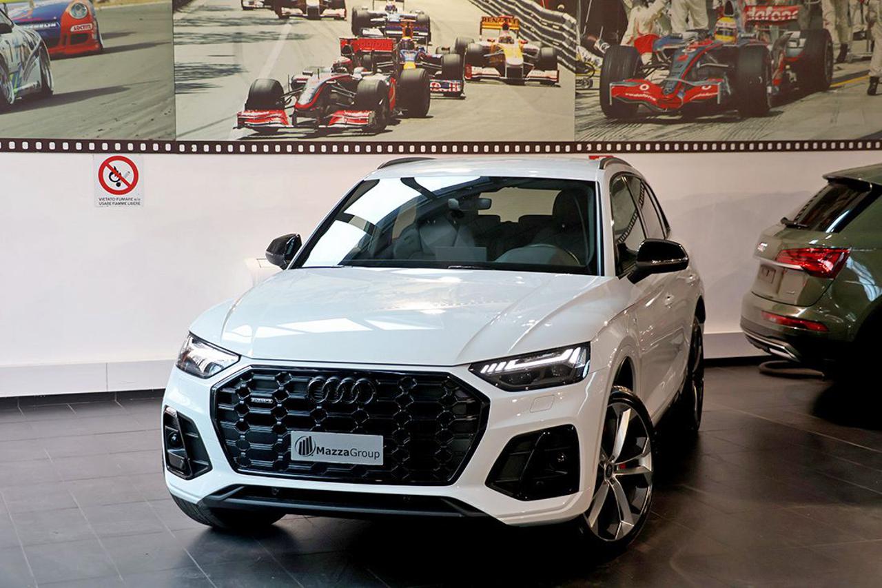 AUDI Q5 40 TDI Quattro S-Tronic Identity Black S-Line - 5