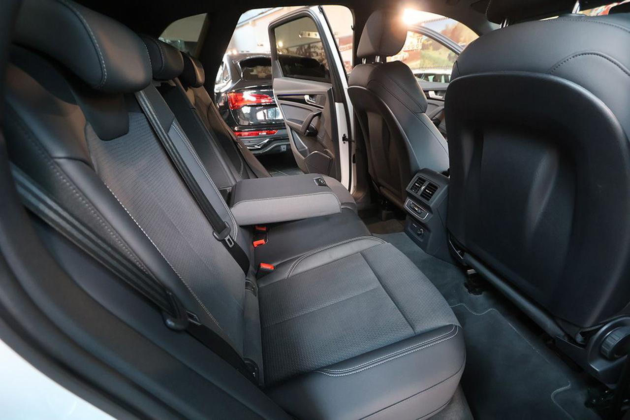 AUDI Q5 40 TDI Quattro S-Tronic Identity Black S-Line - 19