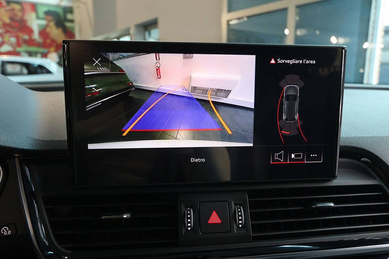 AUDI Q5 40 TDI Quattro S-Tronic Identity Black S-Line - 25