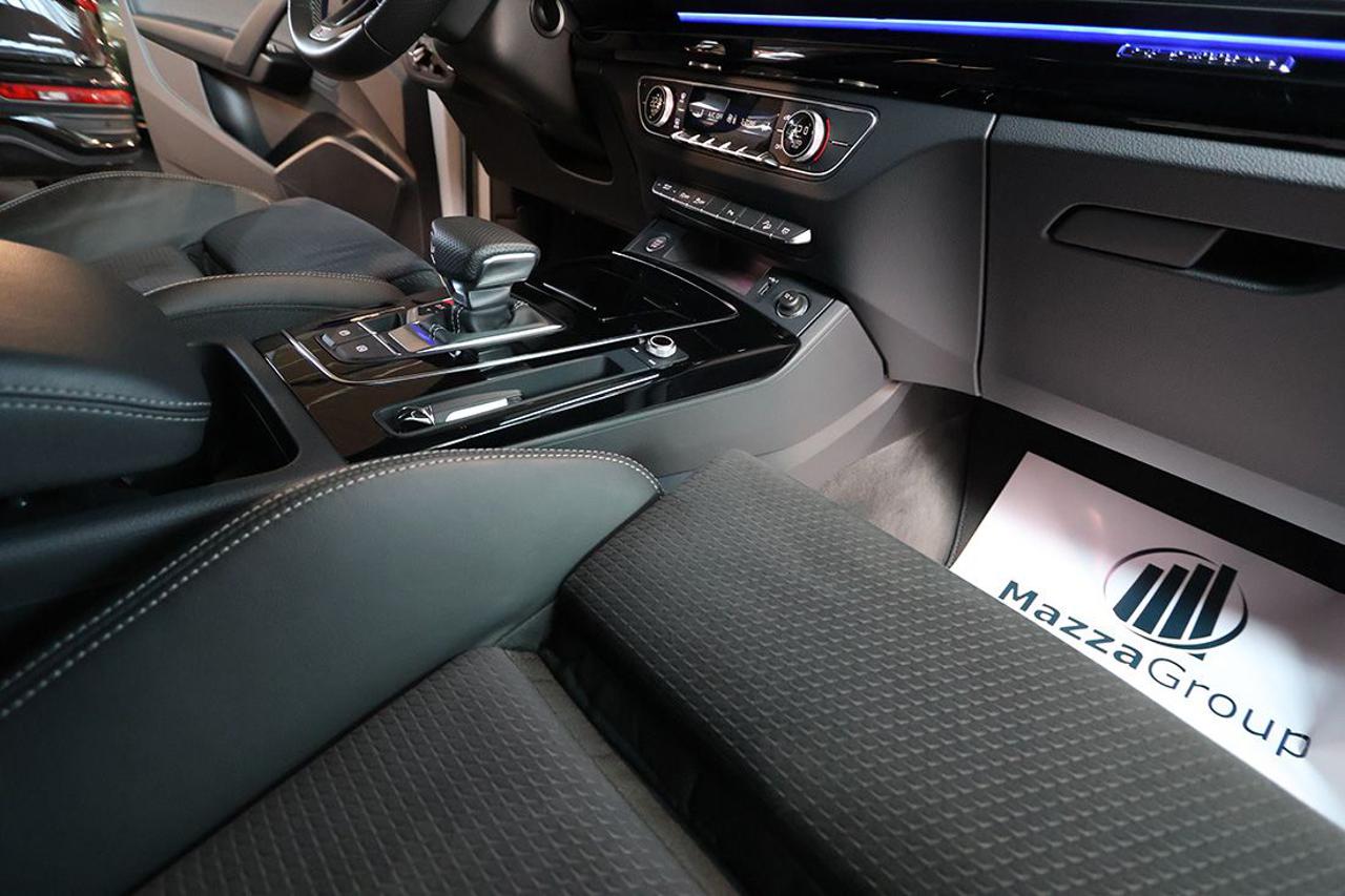 AUDI Q5 40 TDI Quattro S-Tronic Identity Black S-Line - 36