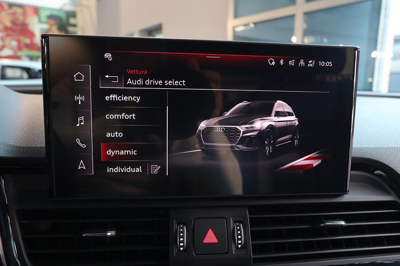 AUDI Q5 40 TDI Quattro S-Tronic Identity Black S-Line - 27