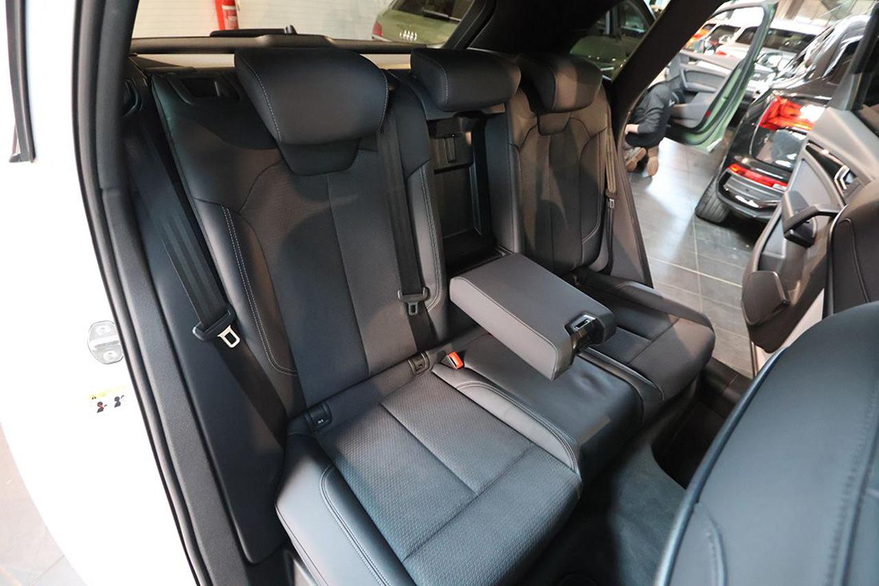 AUDI Q5 40 TDI Quattro S-Tronic Identity Black S-Line - 20