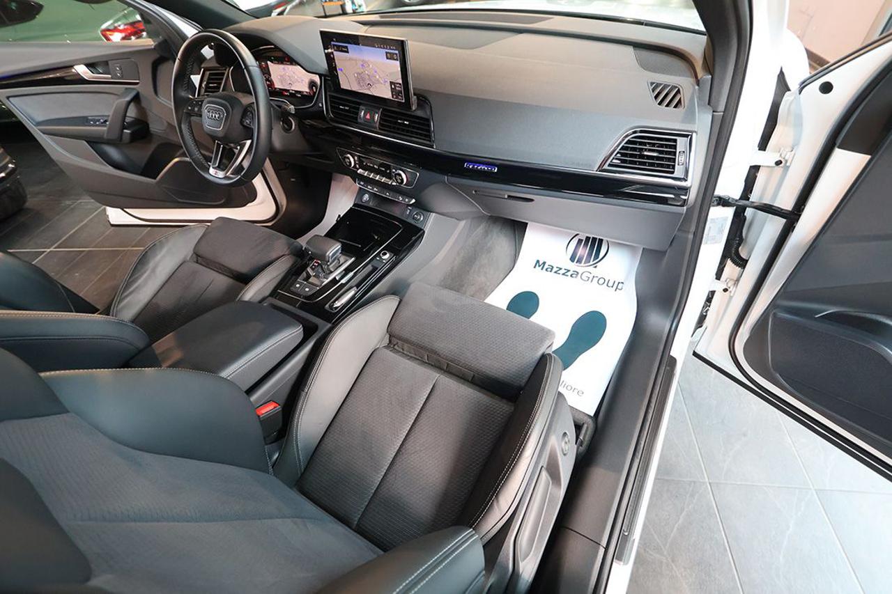 AUDI Q5 40 TDI Quattro S-Tronic Identity Black S-Line - 16