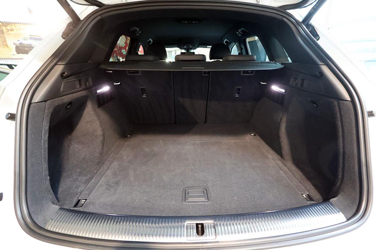 AUDI Q5 40 TDI Quattro S-Tronic Identity Black S-Line - 12