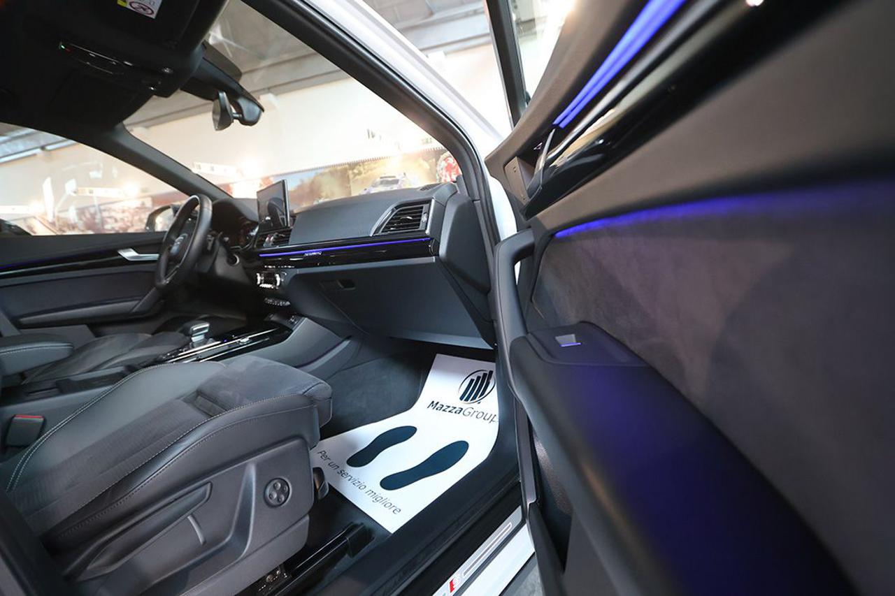 AUDI Q5 40 TDI Quattro S-Tronic Identity Black S-Line - 41