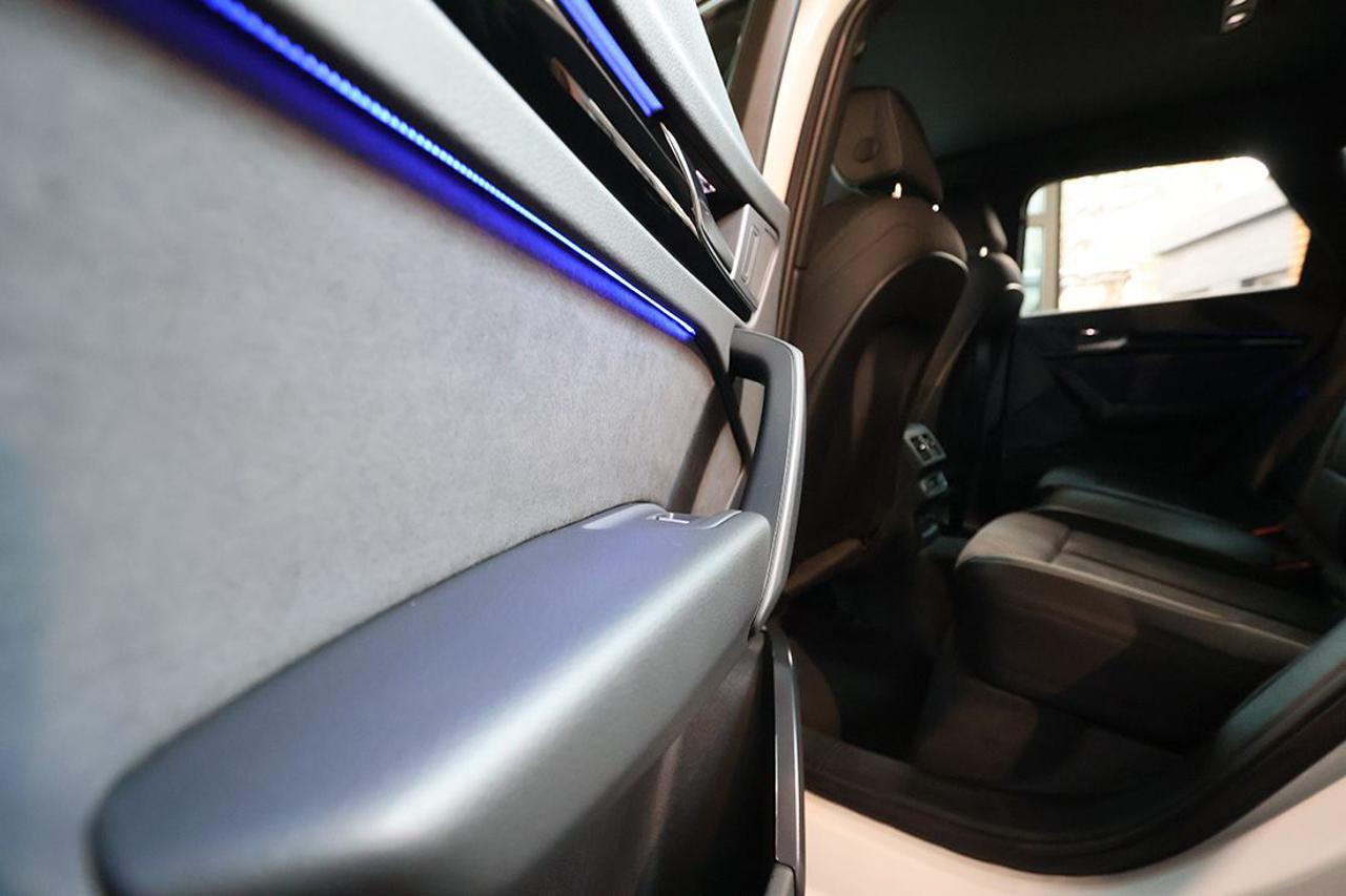 AUDI Q5 40 TDI Quattro S-Tronic Identity Black S-Line - 42