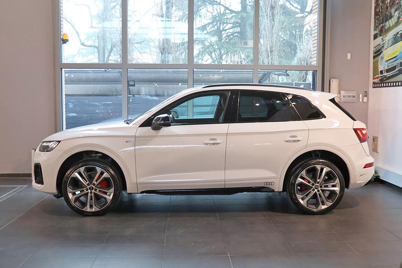 AUDI Q5 40 TDI Quattro S-Tronic Identity Black S-Line - 3