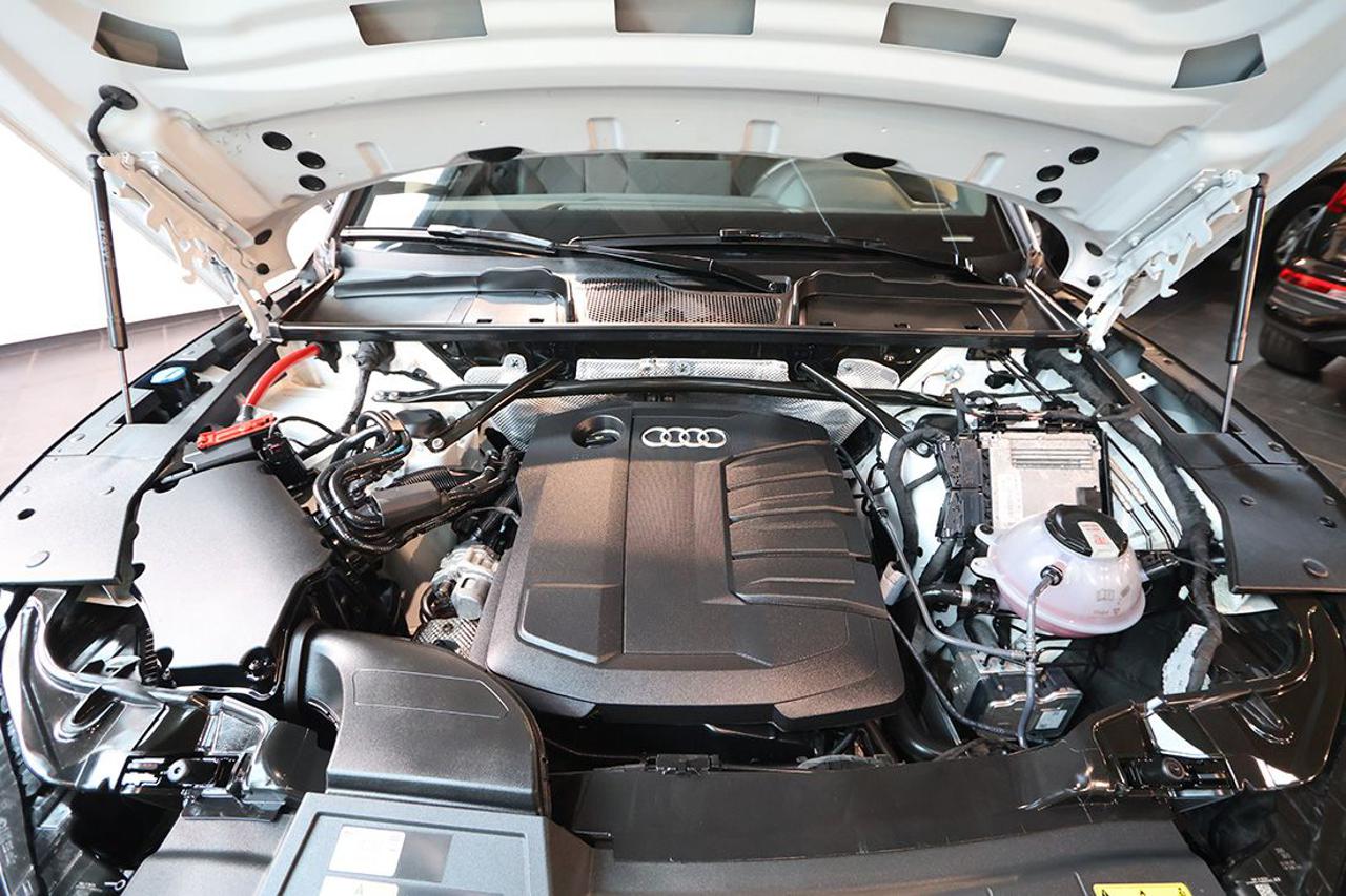 AUDI Q5 40 TDI Quattro S-Tronic Identity Black S-Line - 11