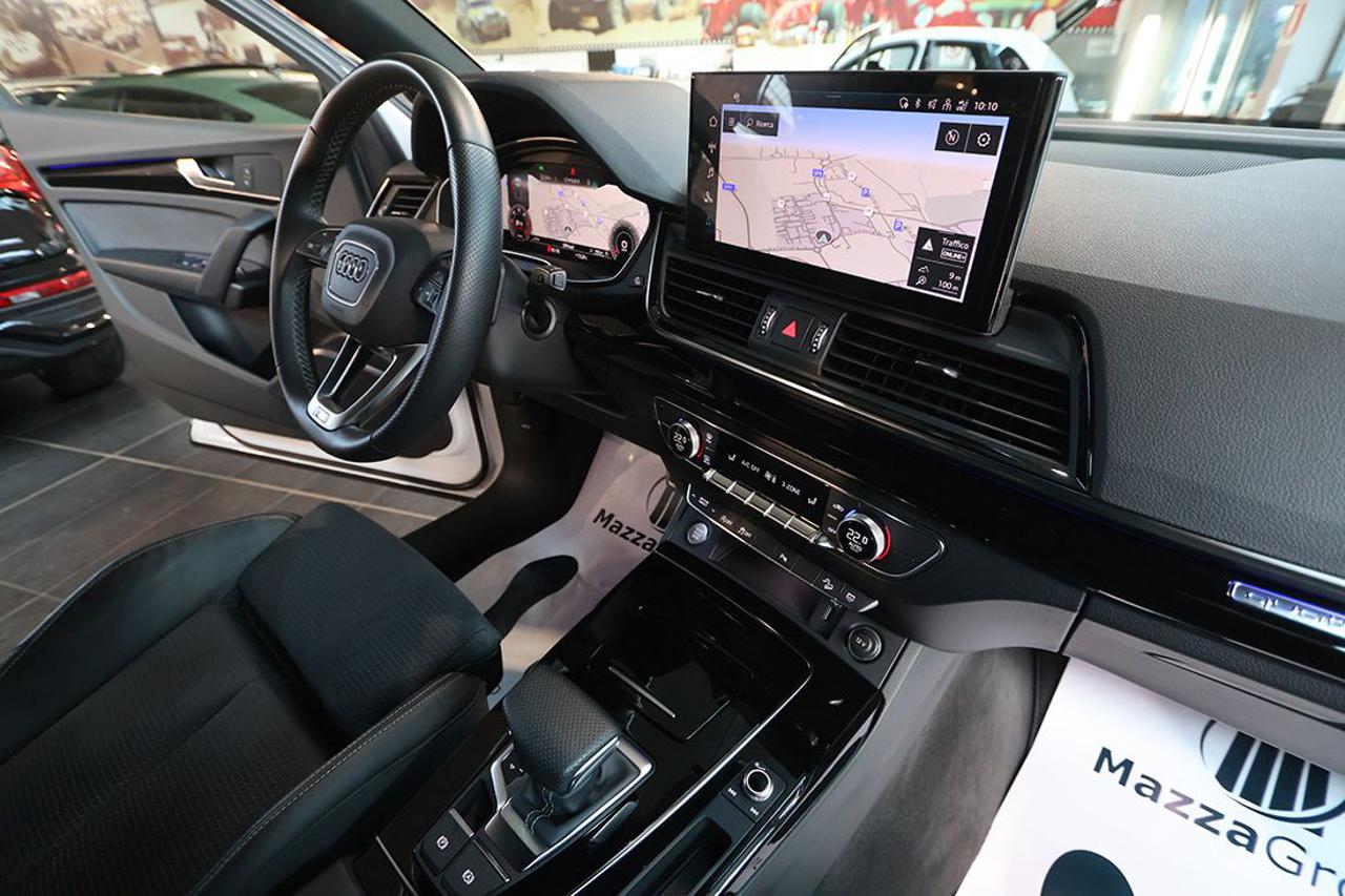 AUDI Q5 40 TDI Quattro S-Tronic Identity Black S-Line - 37