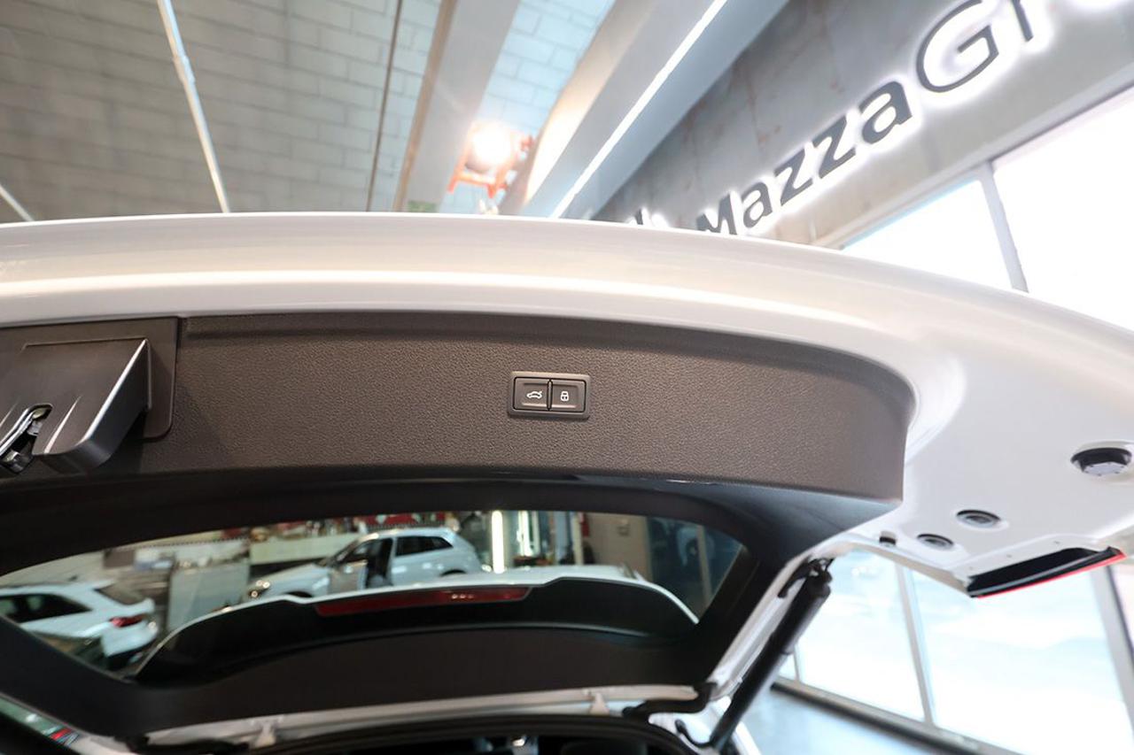 AUDI Q5 40 TDI Quattro S-Tronic Identity Black S-Line - 13