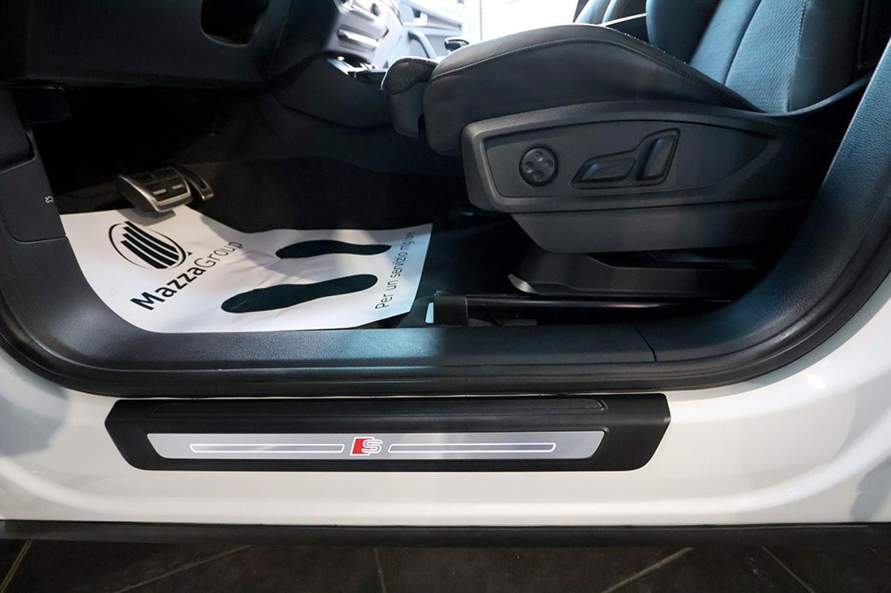 AUDI Q5 40 TDI Quattro S-Tronic Identity Black S-Line - 43