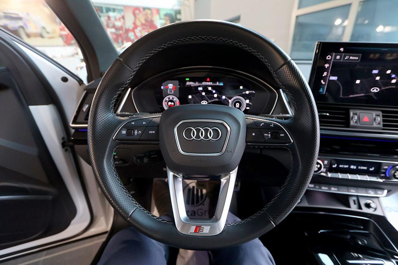 AUDI Q5 40 TDI Quattro S-Tronic Identity Black S-Line - 21