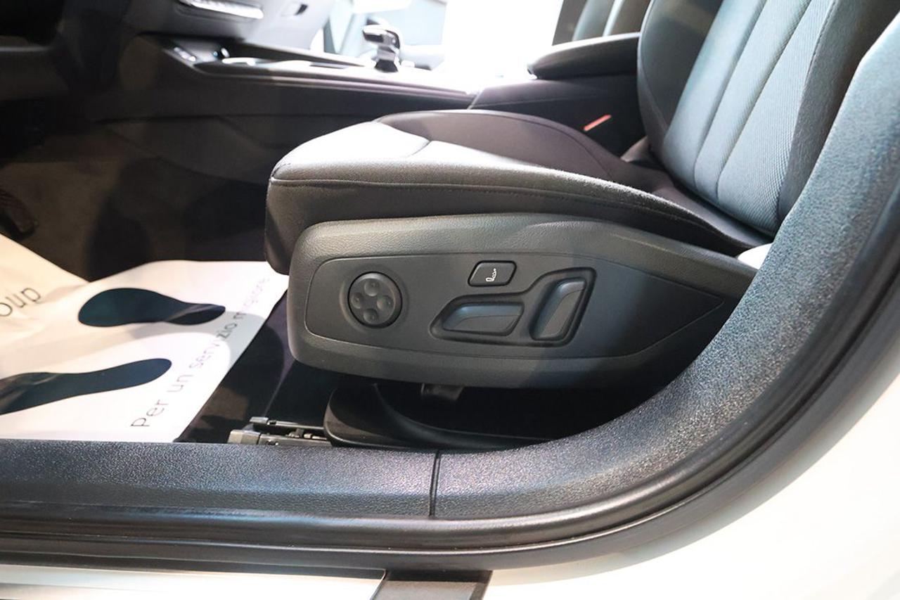 AUDI A4 35 TDI Avant S-Tronic Business Advanced - 43