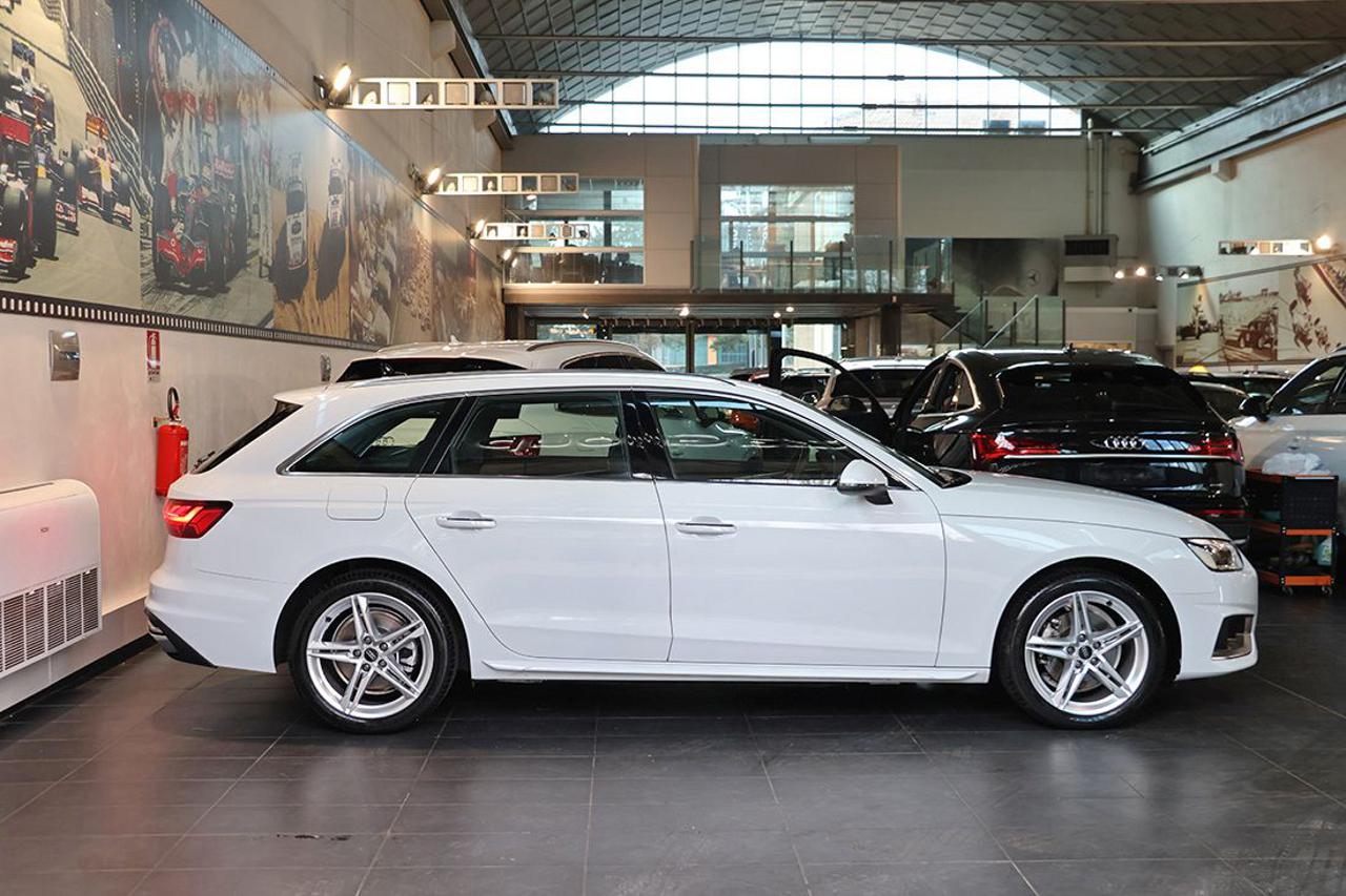 AUDI A4 35 TDI Avant S-Tronic Business Advanced - 2