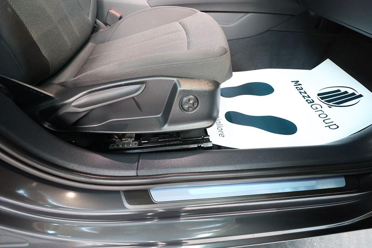 AUDI A4 30 TDI Avant S-Tronic Business - 34