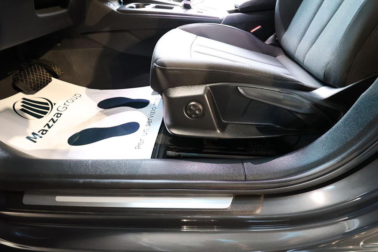 AUDI A4 30 TDI Avant S-Tronic Business - 35