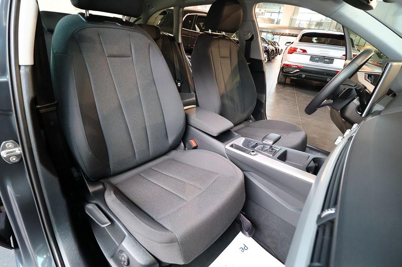 AUDI A4 30 TDI Avant S-Tronic Business - 16