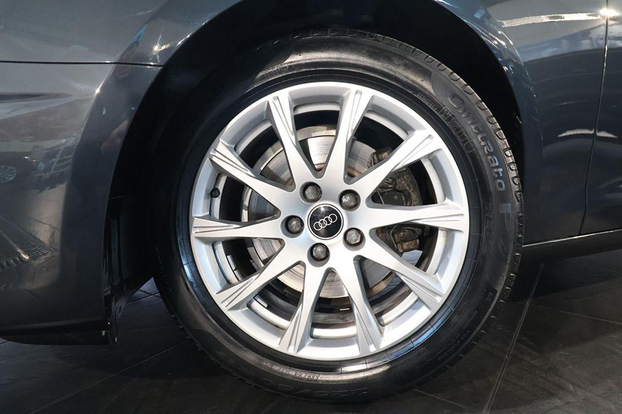 AUDI A4 30 TDI Avant S-Tronic Business - 6