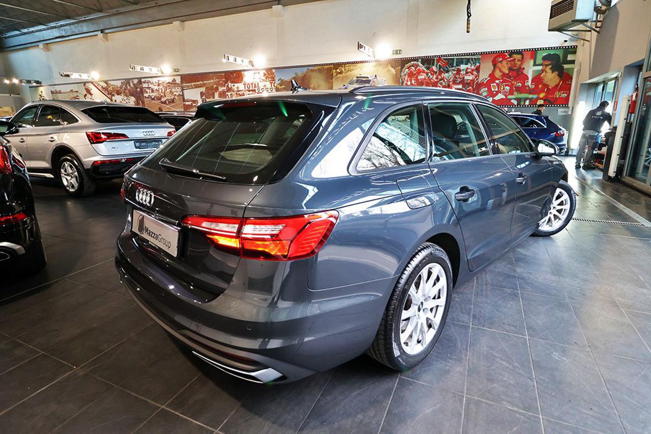 AUDI A4 30 TDI Avant S-Tronic Business - 9