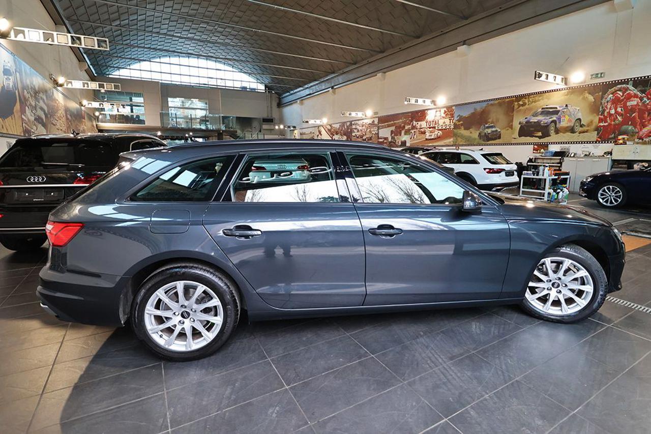 AUDI A4 30 TDI Avant S-Tronic Business - 10