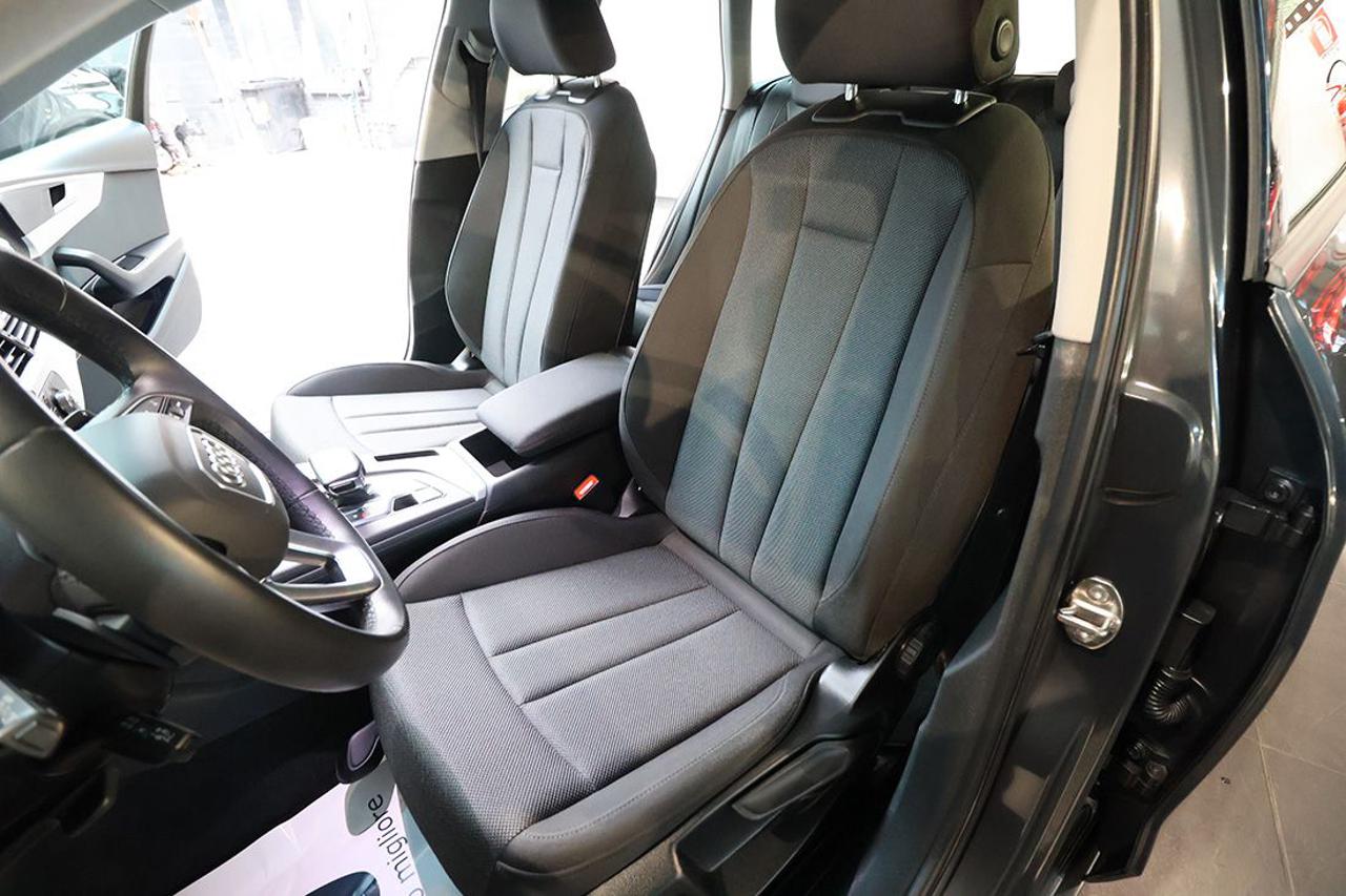 AUDI A4 30 TDI Avant S-Tronic Business - 17