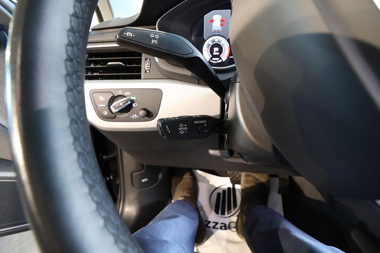 AUDI A4 30 TDI Avant S-Tronic Business - 22