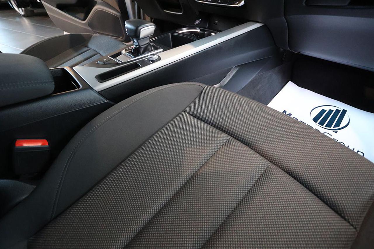 AUDI A4 30 TDI Avant S-Tronic Business - 35