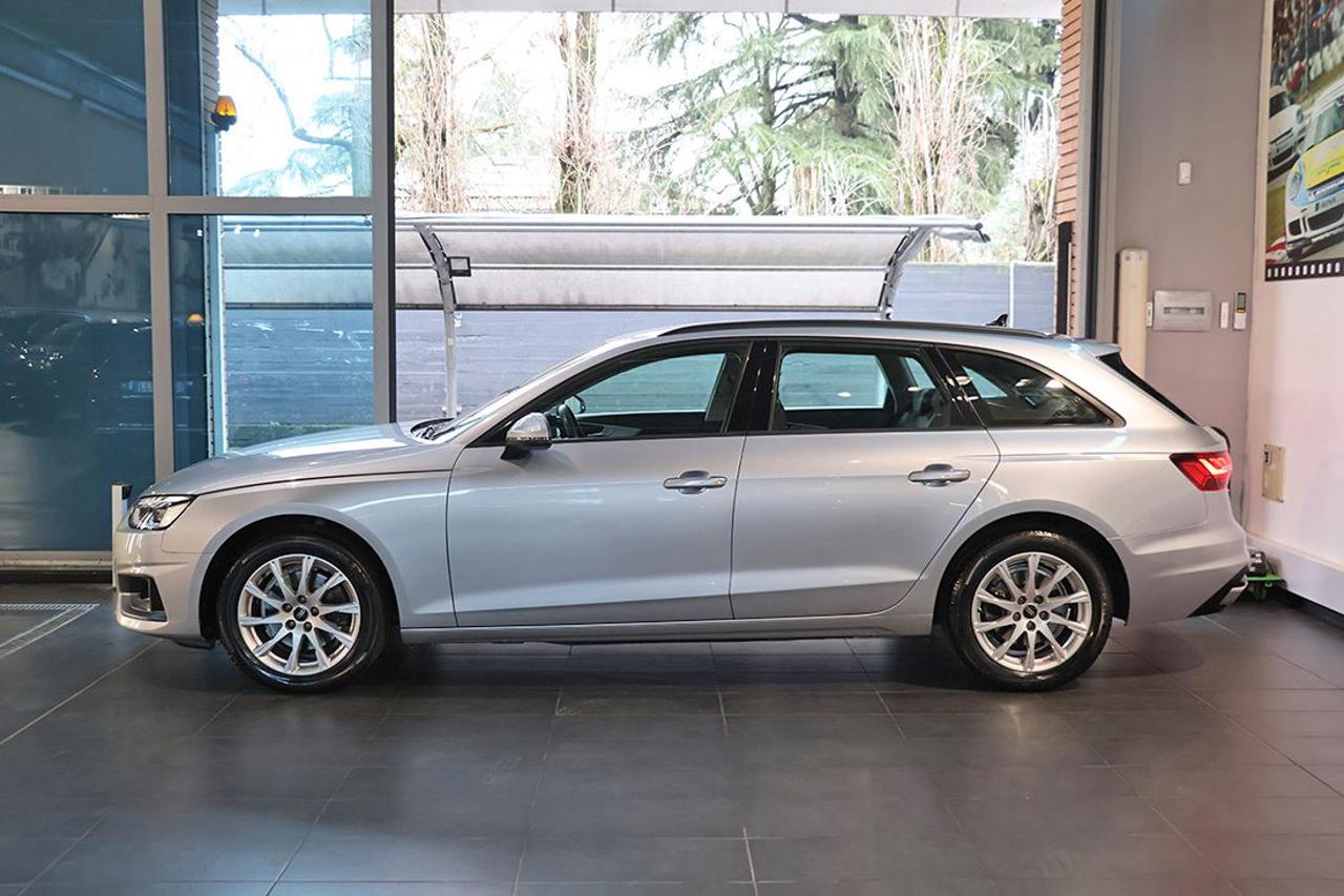 AUDI A4 30 TDI Avant S-Tronic Business - 3